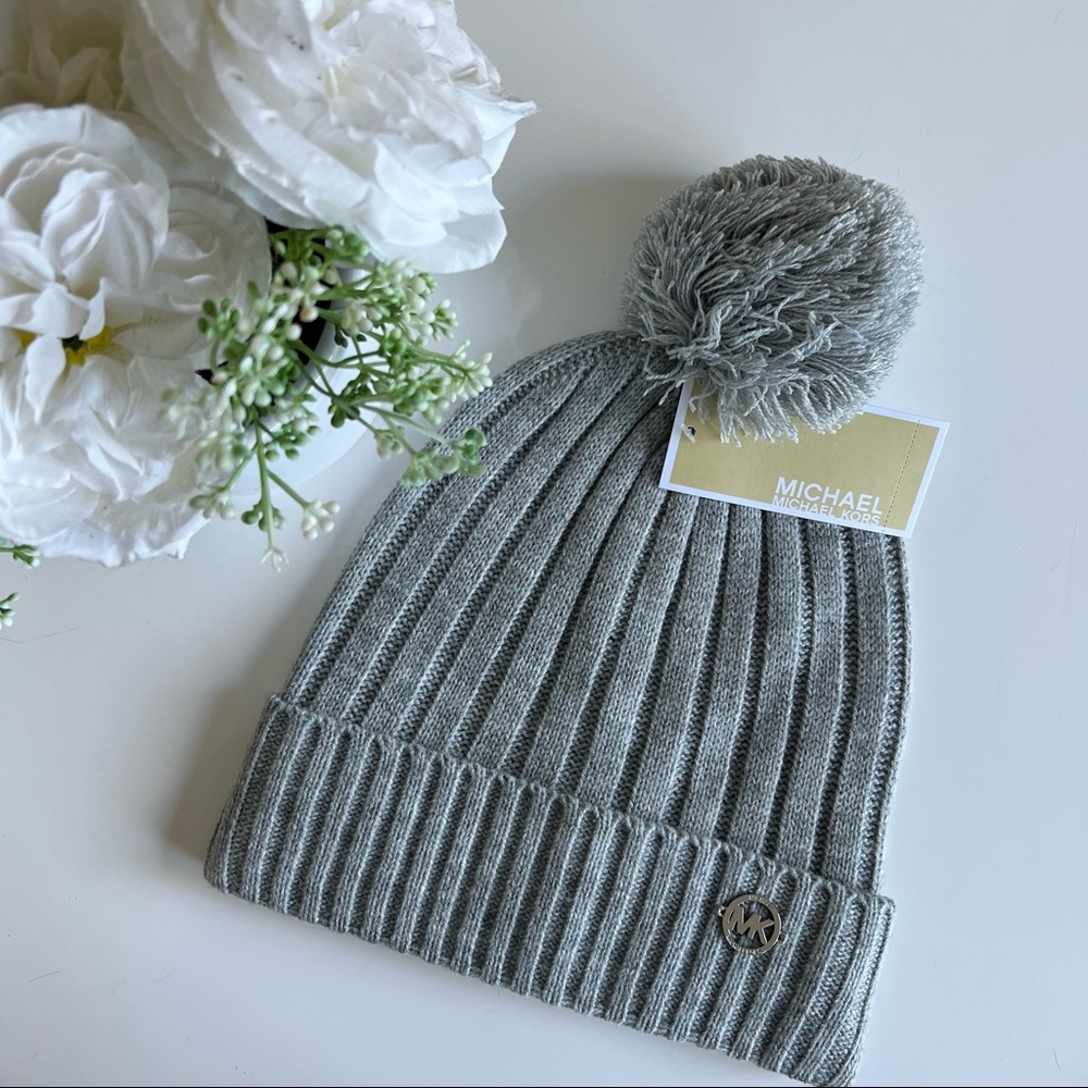 NWT Michael Kors Pom Pom Beanie